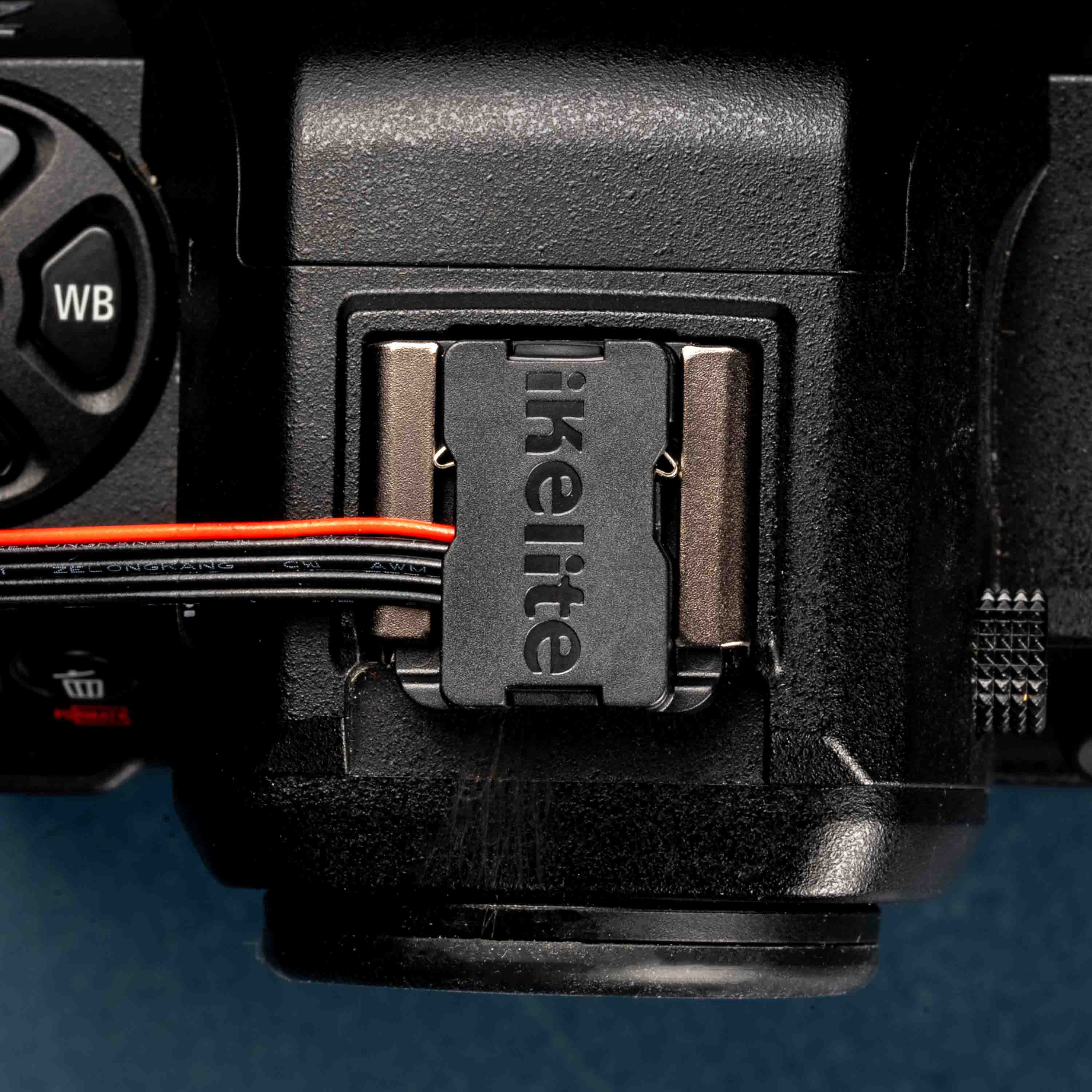 Ikelite NL4 Auto Hotshoe for Nikon Cameras (Left)